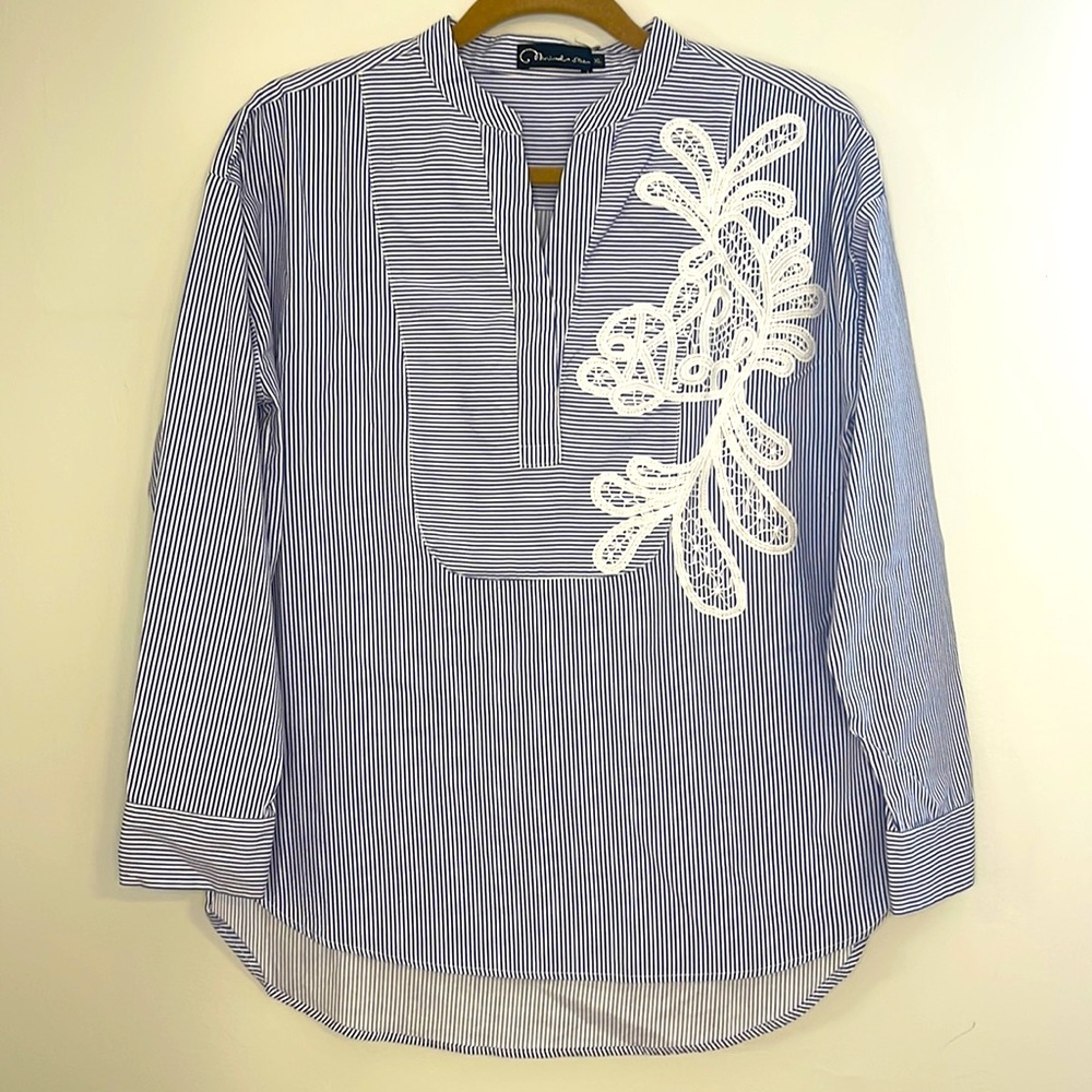 MINIMALE split neck stripe shirt
